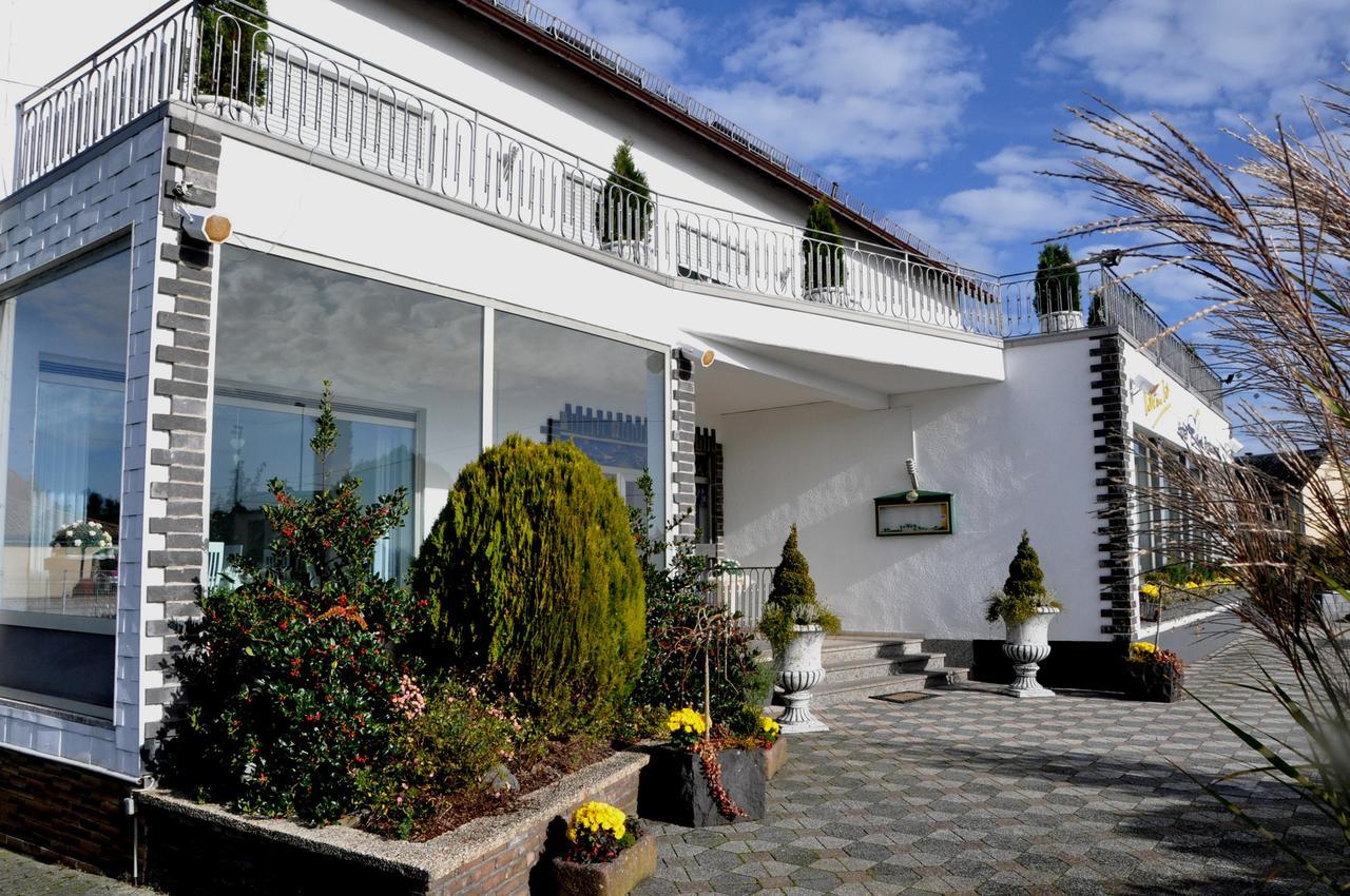Hotel Eifelperle Laubach  Bagian luar foto